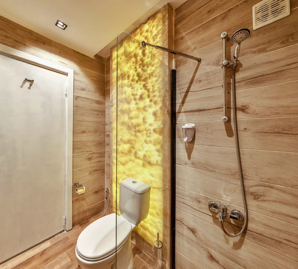 Double (two separate single beds) Balcony Deluxe Room in the Center of Kaş Hotel — photo 4