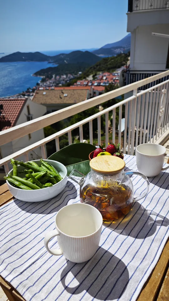 Serene Room in a 4-room co-living with panoramic sea views · Kas — photo 4