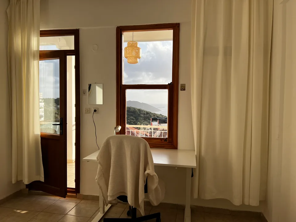 Serene Room in a 4-room co-living with panoramic sea views · Kas — photo 2