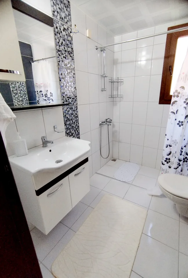 A large room is for rent in Kaş / Çerçiler with a balcony — photo 6