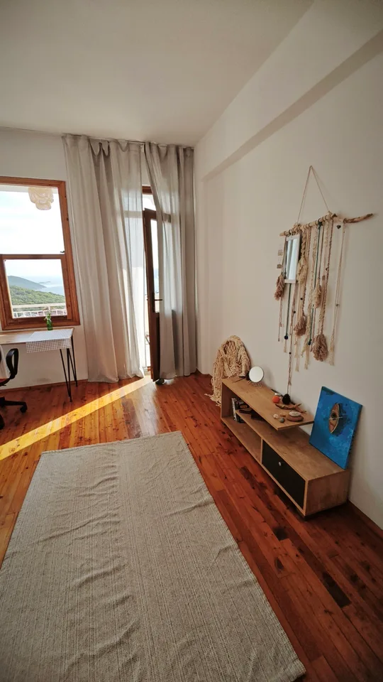 The Tasty Room in a 4-room co-living with panoramic sea views · Kas — photo 5