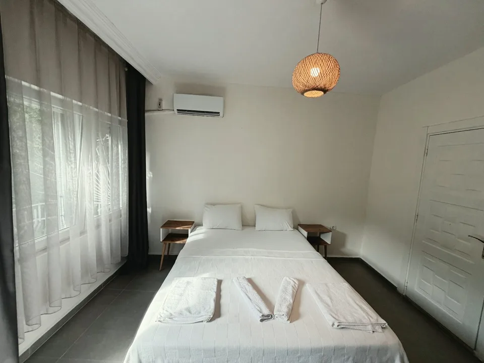 Kaş 'ın Merkezindeki Otelde Çift Kişilik (duble yatak) Balkonlu Standart Oda — fotoğraf 3