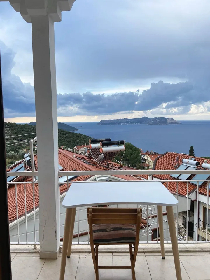 Serene Room in a 4-room co-living with panoramic sea views · Kas — photo 5