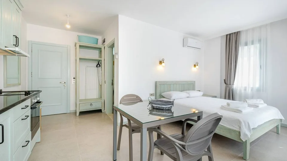 Cozy studio with a balcony in the center of Kas — photo 2